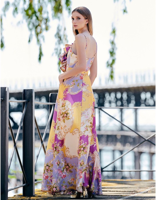 Vestido largo de invitada estampado con maxiflor y tirante fino 2