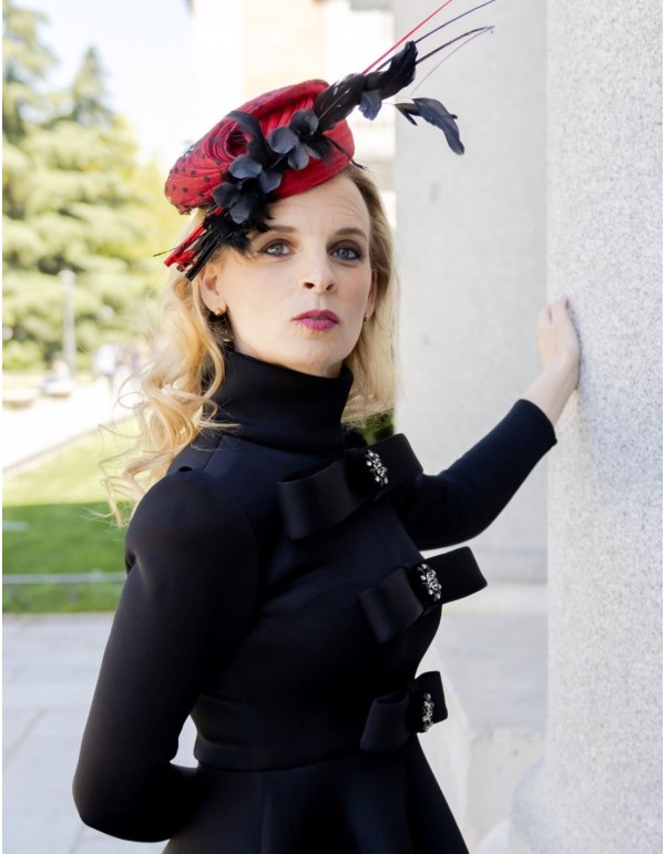 Sinamay base headdress pleated with plumeti tulle 2