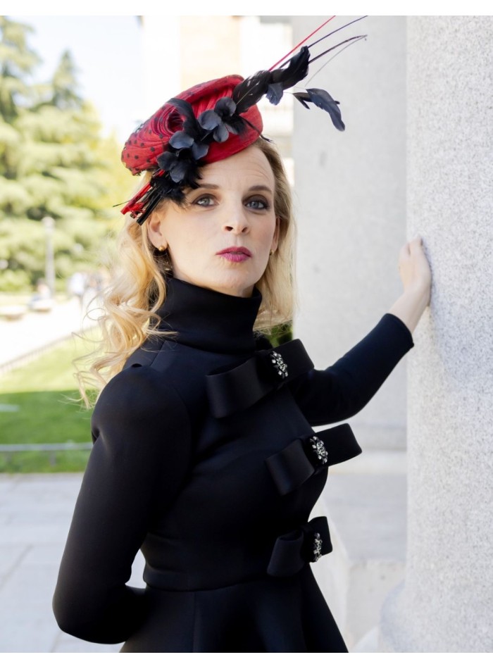 Sinamay base headdress pleated with plumeti tulle