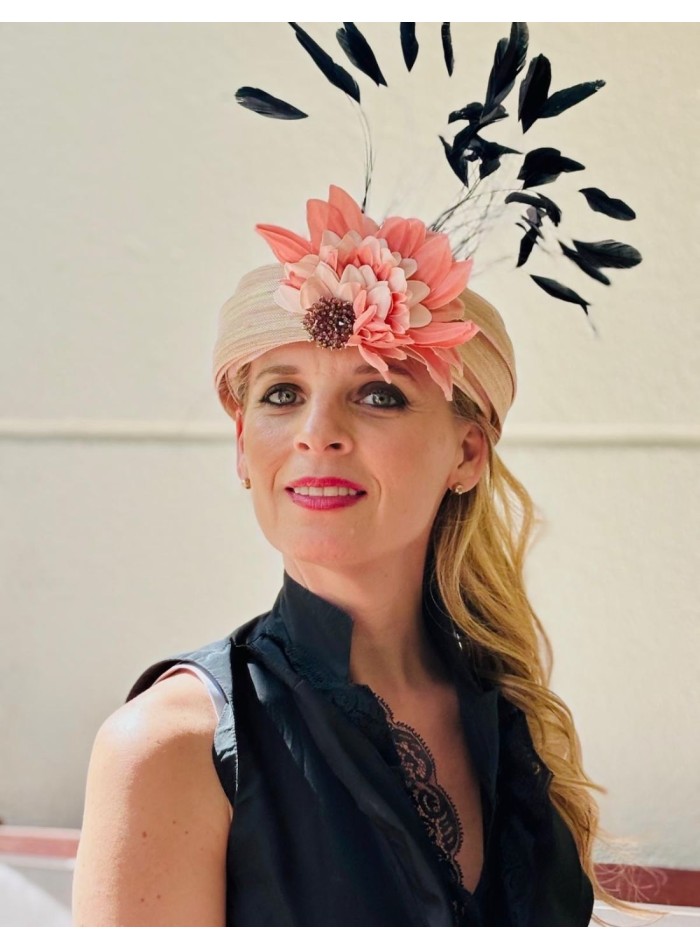 Guest turban with black rooster feathers and...