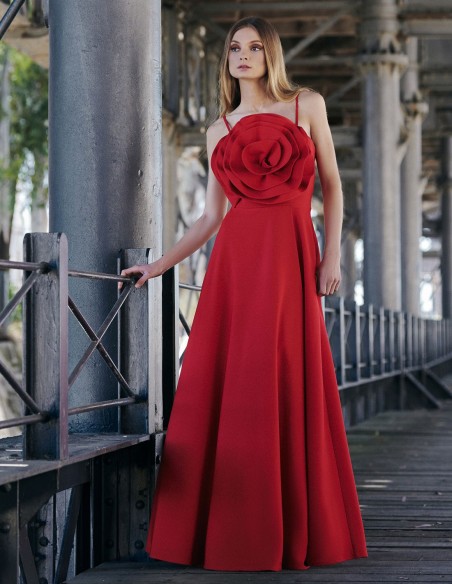 Vestido largo para invitada con cuerpo de maxiflor