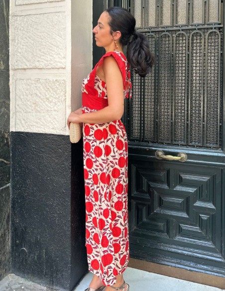Vestido midi estampado con escote cerrado y detalle fajín