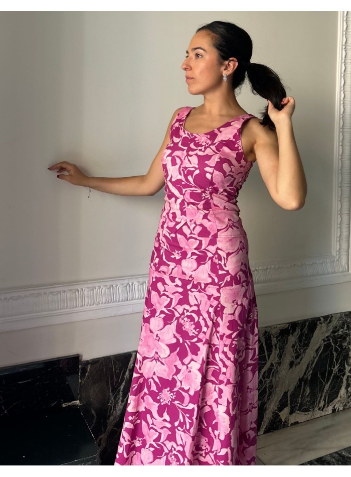 Conjunto estampado de top de tirante ancho y falda midi