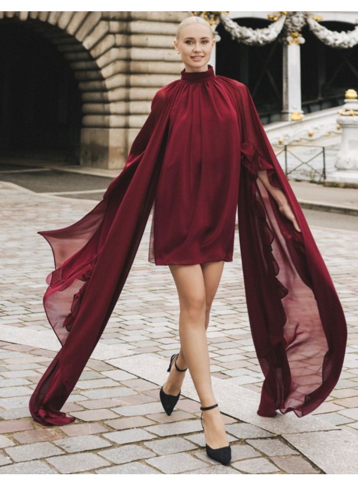 Robe courte en mousseline de soie bordeaux avec...