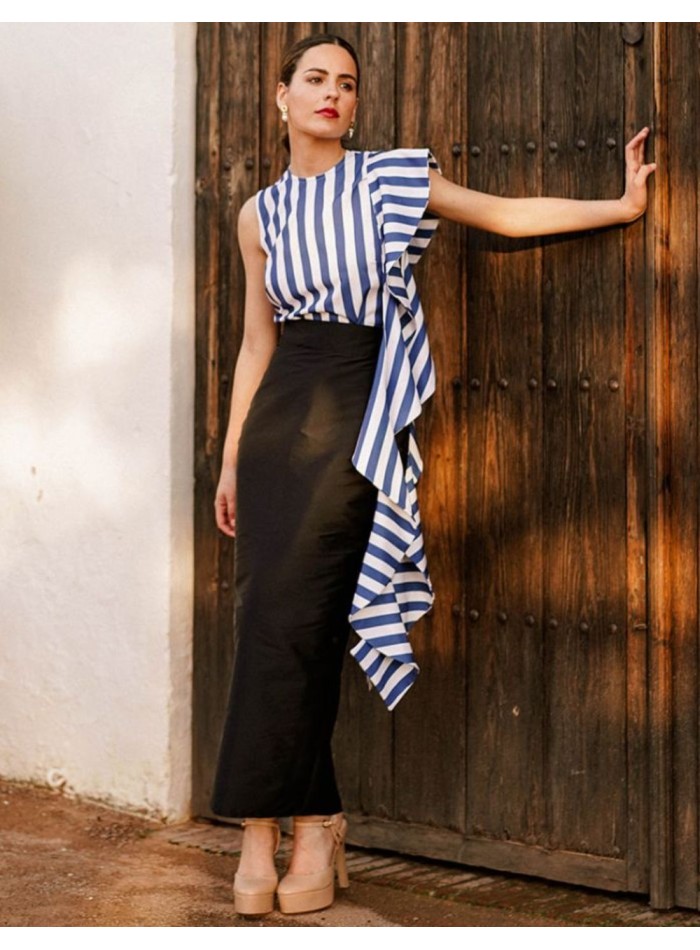 Straight midi skirt in black taffeta with back...