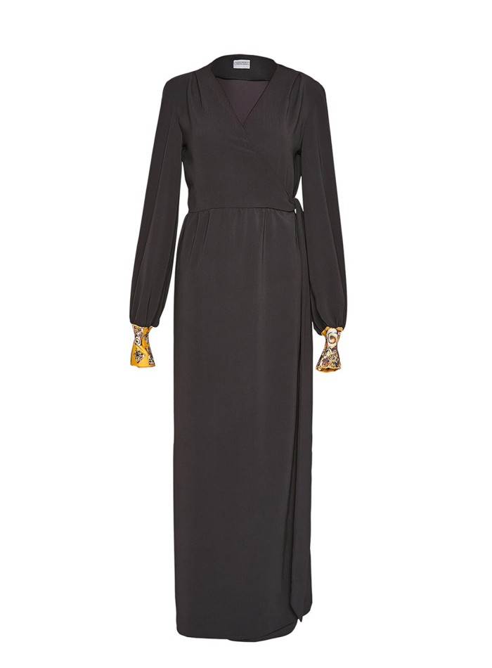 CoCo VeVe black dress at INVITADISIMA