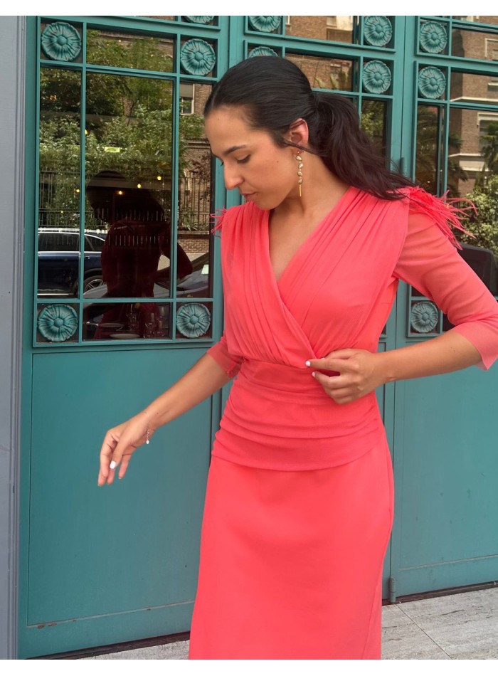 Robe d'invité midi avec détails drapés et...