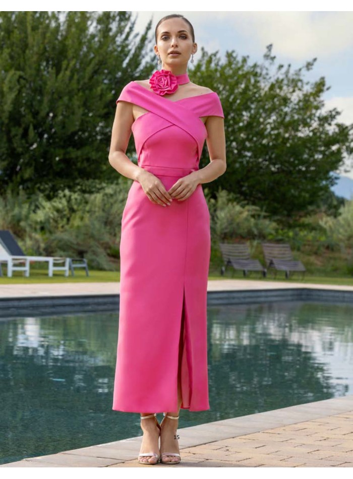 Robe midi avec encolure bandeau et décolleté...