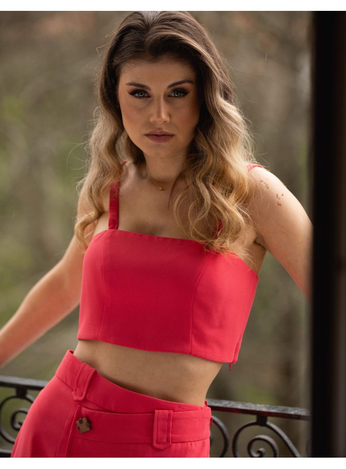 Conjunto de invitada de crop top y falda de tubo