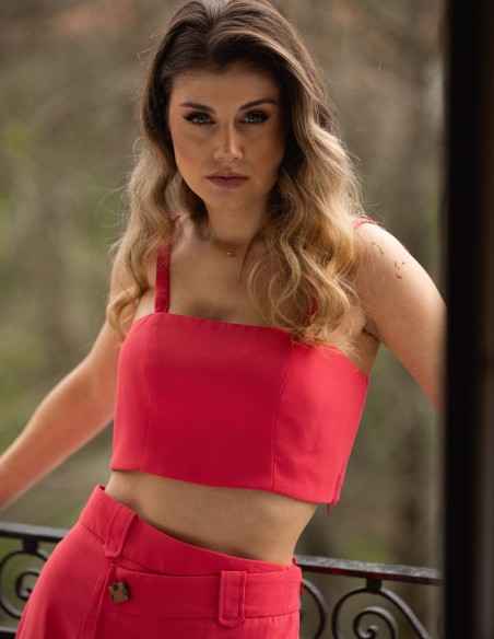 Conjunto de invitada de crop top y falda de tubo