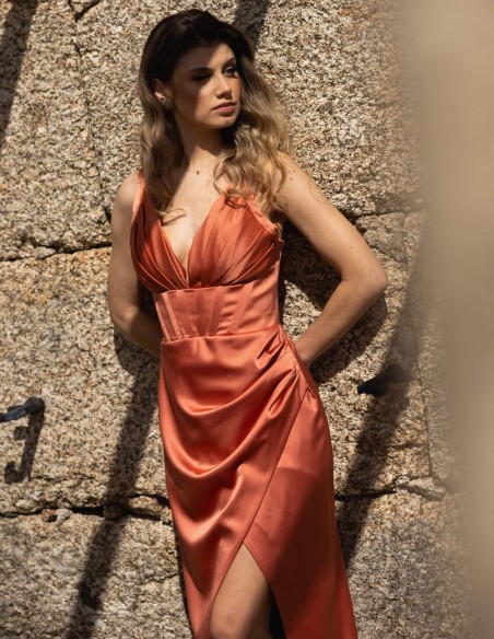 Robe de soirée midi avec corset drapé et ouverture sur le côté