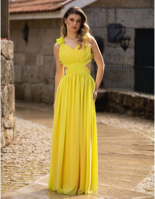 Vestido de fiesta largo amarillo con detalles de flores