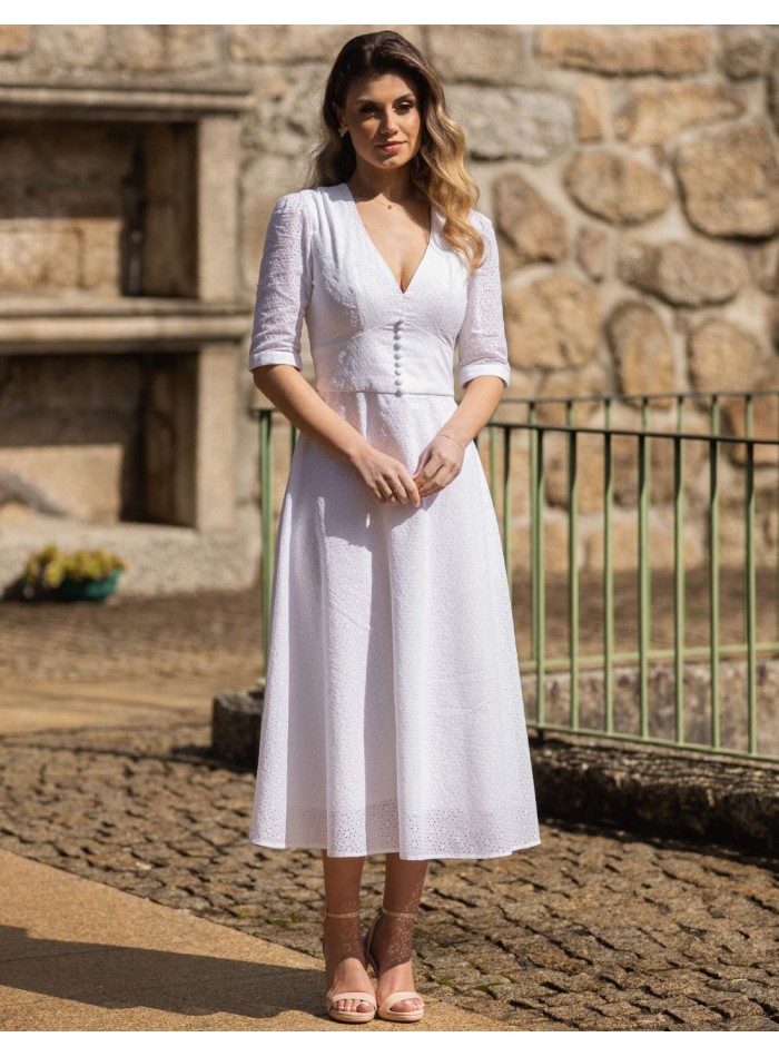 Robe midi blanche avec broderie et manches...