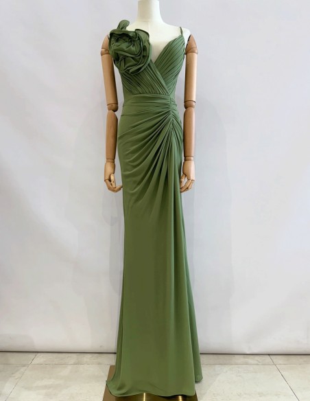 Long gown with slit and flower detail pistaccio