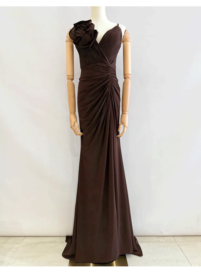 Robe de soirée longue avec fente et détails...