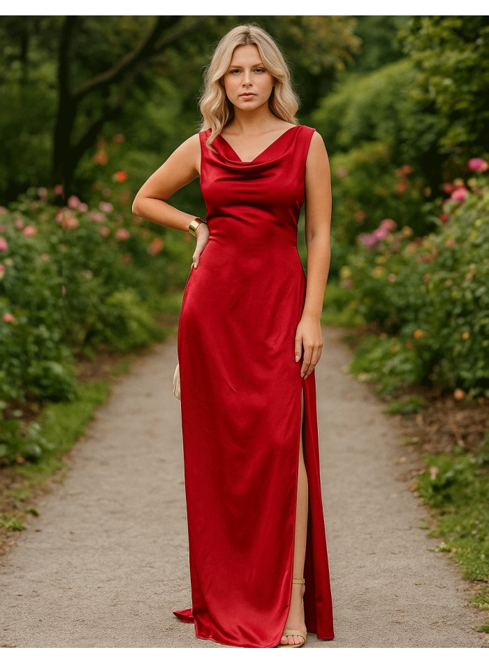 Long gown with satin fabric and open back red