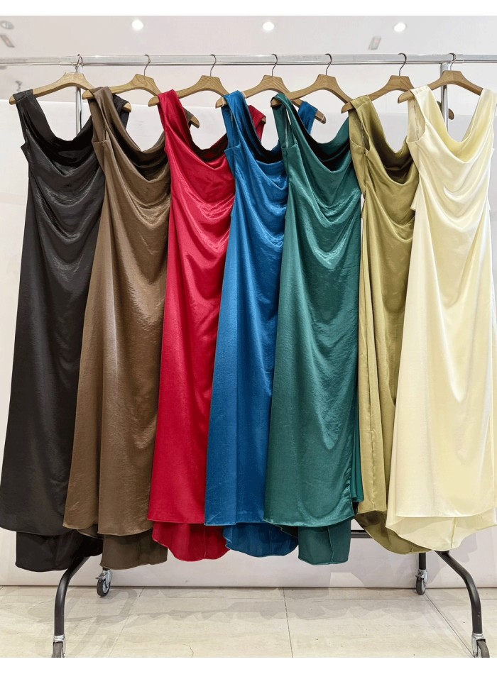 Long gown with satin fabric and open back all colours