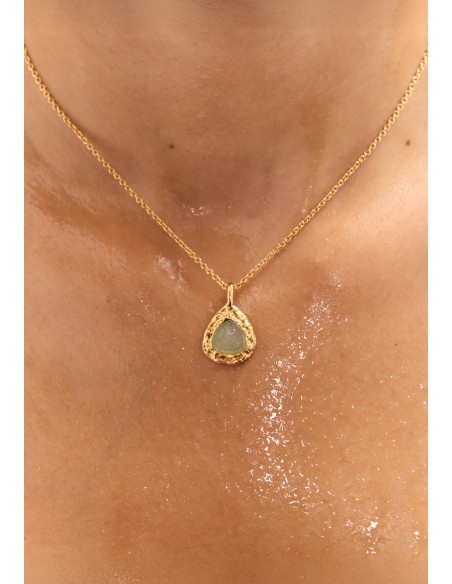 Colgante largo dorado con piedra aguamarina