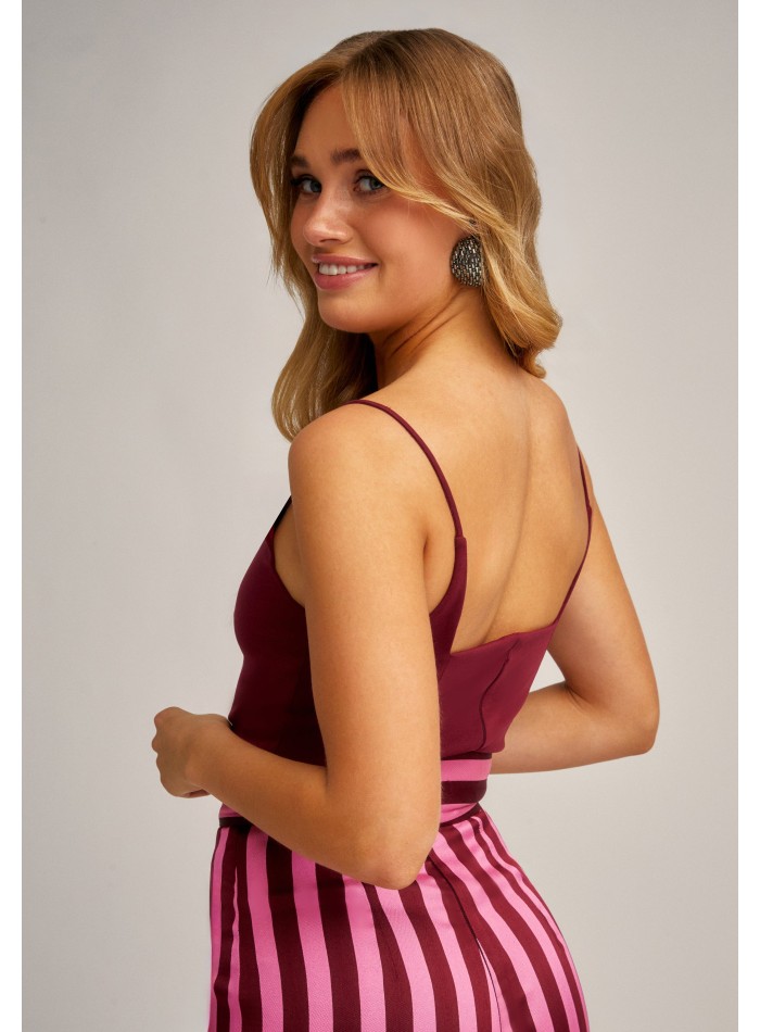 Top en maille bourgogne avec encolure carrée et...