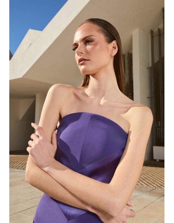 Robe midi violette sans bretelles avec encolure incurvée 2