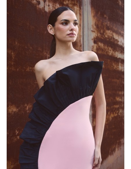 Robe midi à bretelles rose et noire avec volant de taffetas