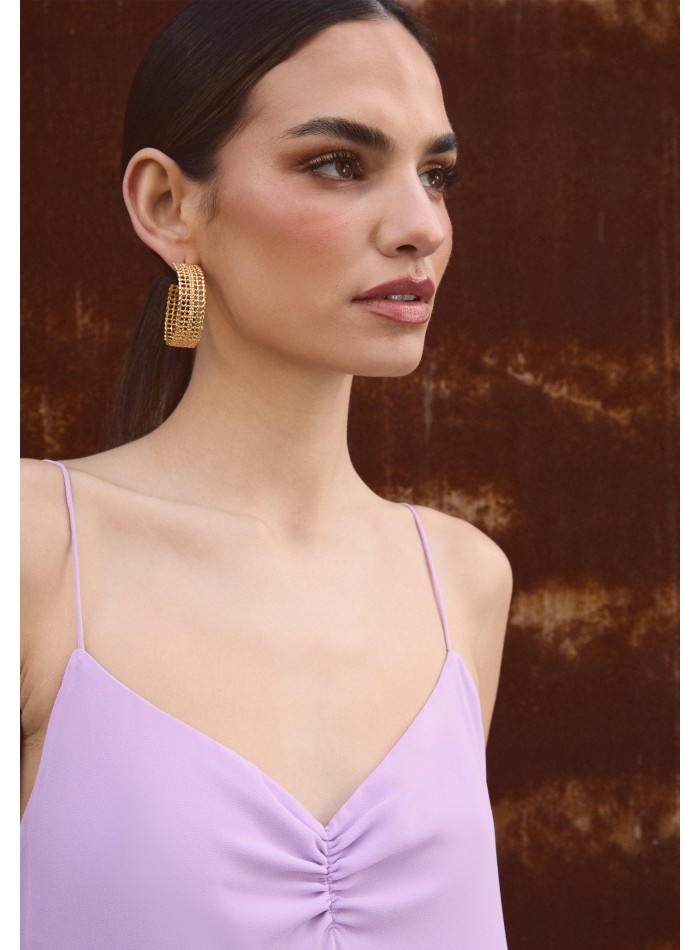 Vestido largo lila de tirantes con escote fruncido y falda de capa para graduaciones