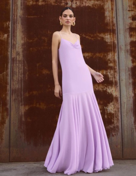 Longue robe lilas sans bretelles avec encolure froncée et jupe cape