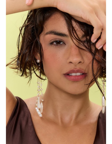 Boucles d'oreilles plaquées or avec pendentifs en perles