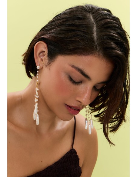 Boucles d'oreilles plaquées or avec pendentifs en perles