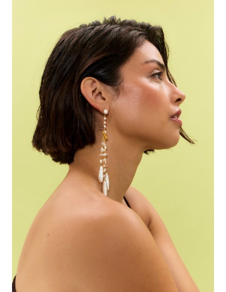 Boucles d'oreilles plaquées or avec pendentifs en perles