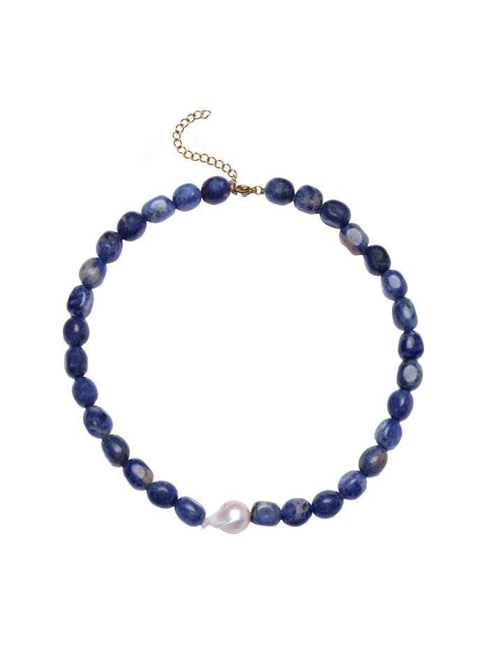 Collier de pierres bleues avec perles
