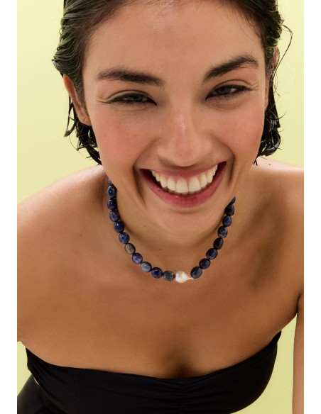 Blue stones necklace with pearl detail