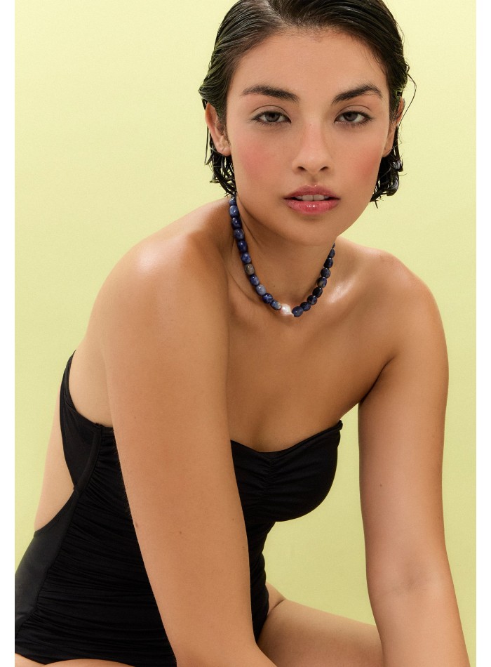 Blue stones necklace with pearl detail