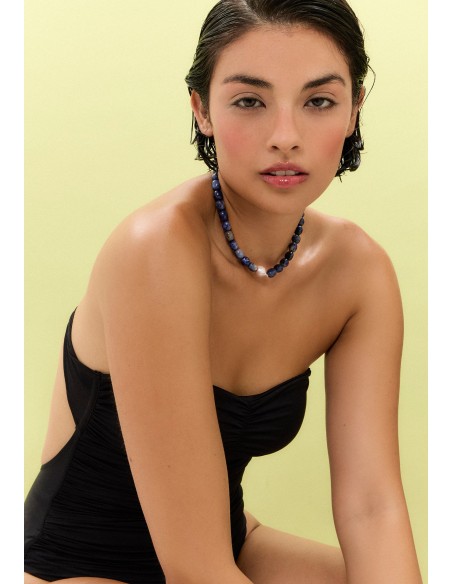 Collier de pierres bleues avec perles