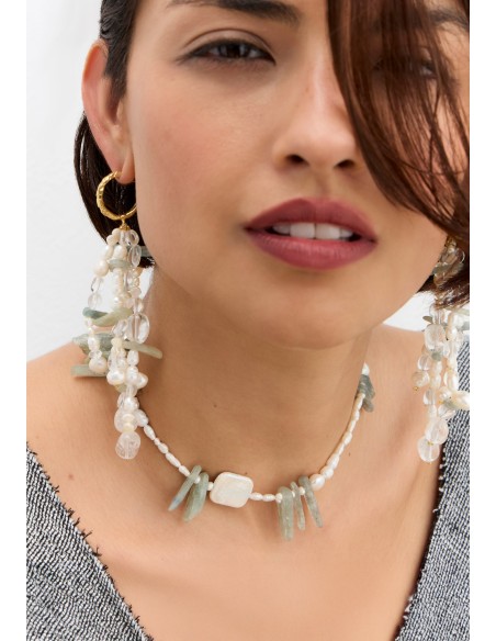 Collier de perles avec détails en aigue-marine