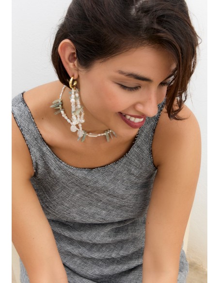 Collar de perlas con detalle de piedras aguamarina