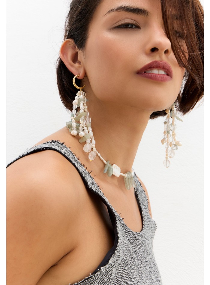 Collar de perlas con detalle de piedras aguamarina