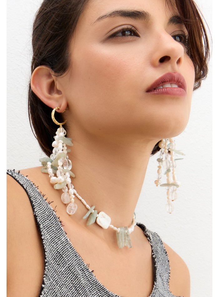 Collier de perles avec détails en aigue-marine