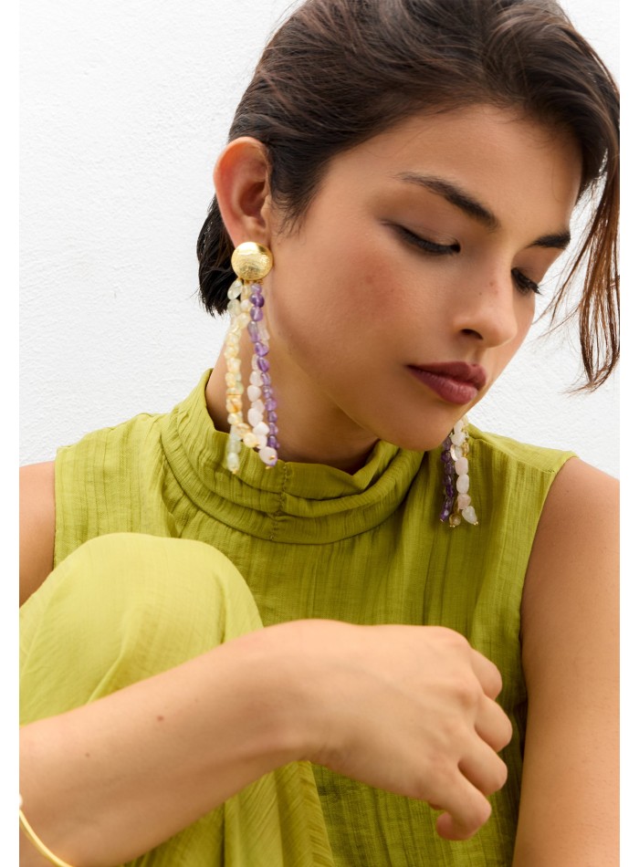 Pendientes dorados con piedras multicolor