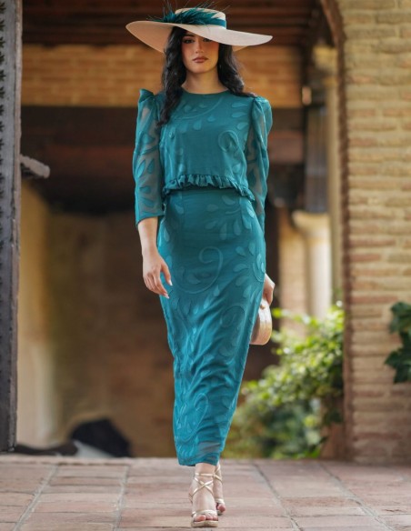 Conjunto de invitada petróleo en gasa brocada con volante