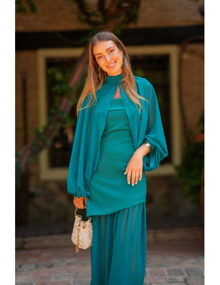 Vestido largo petróleo con falda de gasa y mangas desmontables para bodas de tarde