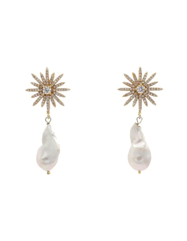 Long earrings with star and baroque pearl design