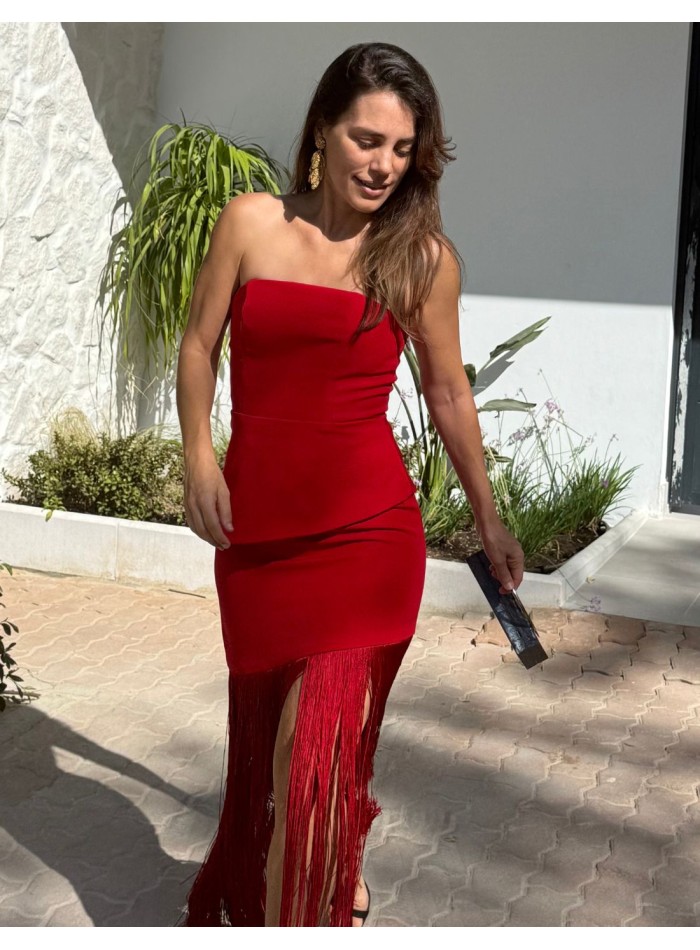 Vestido largo rojo de invitada con flecos y...