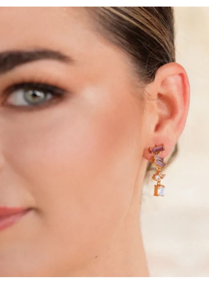 Boucles d'oreilles courtes avec pierres...