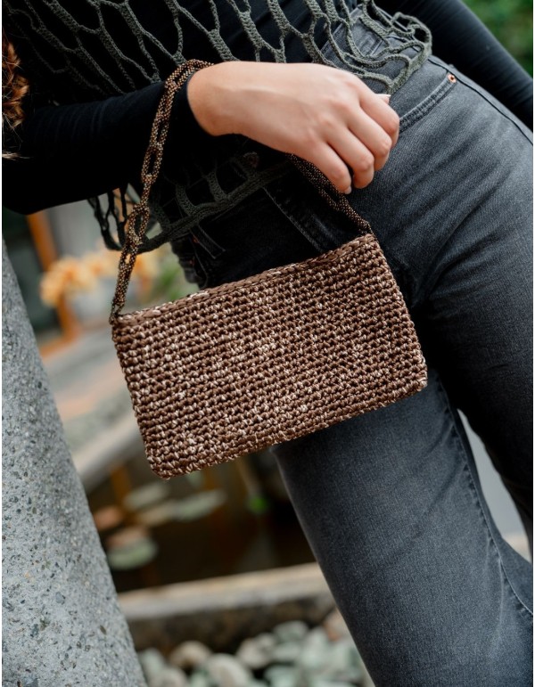 Crochet handbag with satin yarns and link handle 2