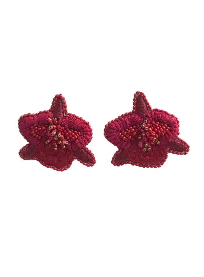 Pendientes flor orquídea bordados a mano con mostacillas