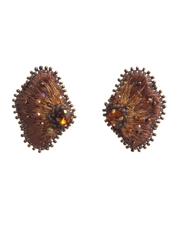 Pendientes bordados con mostacillas y cristal central marrones
