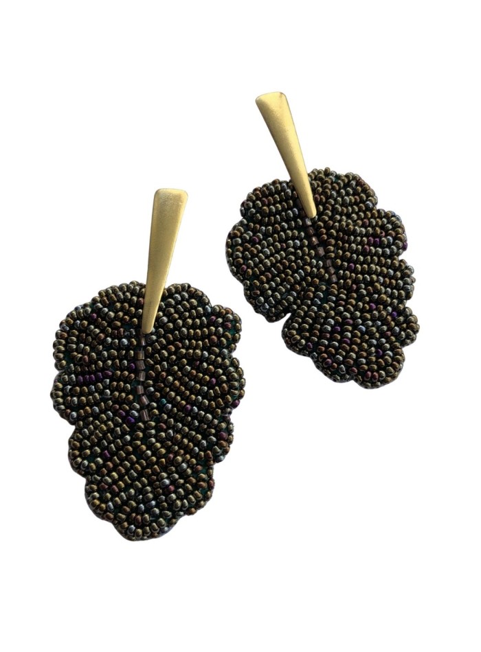 Boucles d'oreilles brunes en forme de feuille