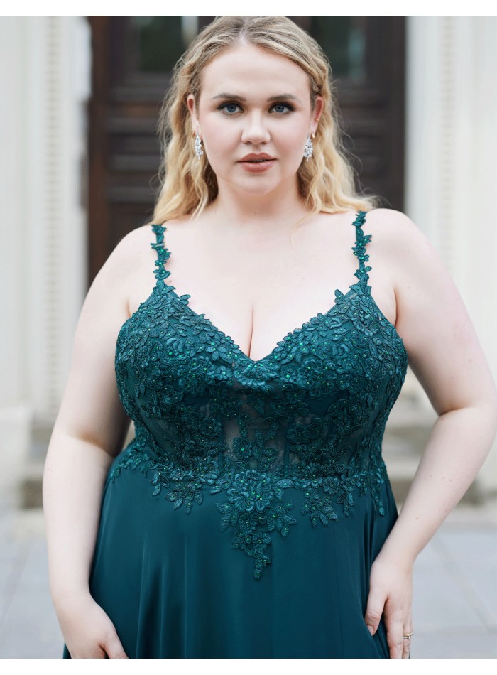 Vestido largo de fiesta plus size con encaje artesanal y falda de gasa con vuelo