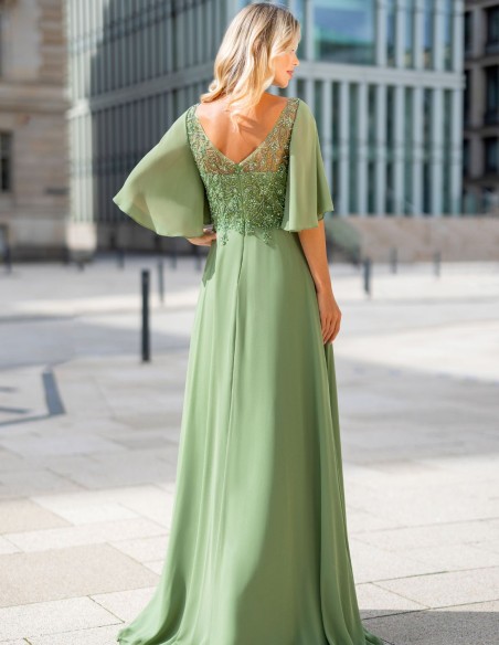Robe d'invité longue avec manches courtes et corsage en strass